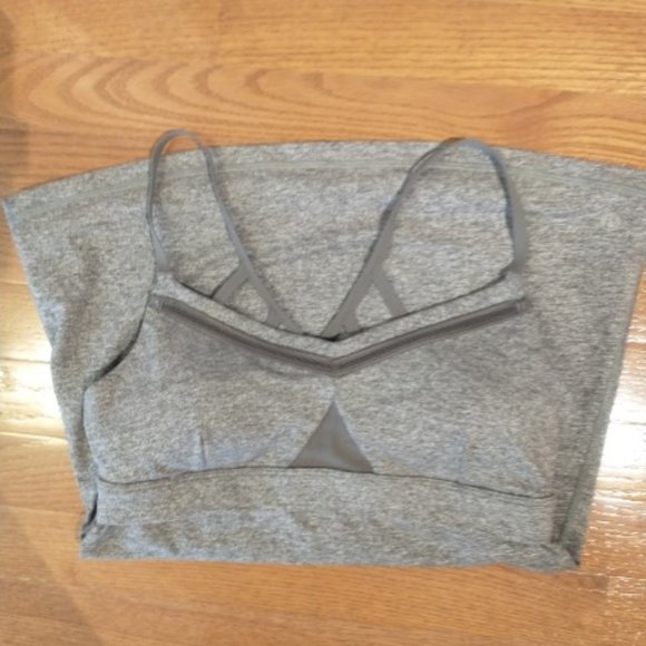 Gorgeous Lululemon Tank Top-Removable Pads-Strap Detailing-Size 6 - Picture 3 of 3